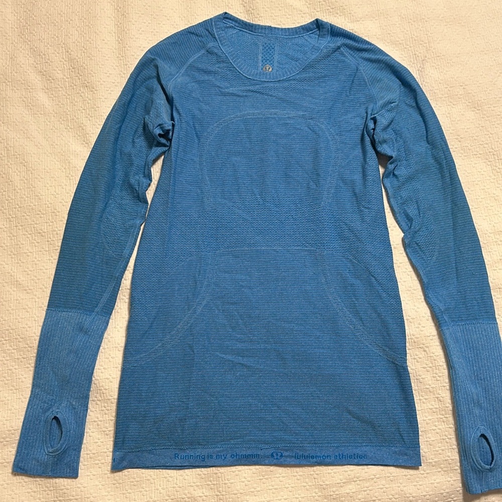 Lululemon running shirt